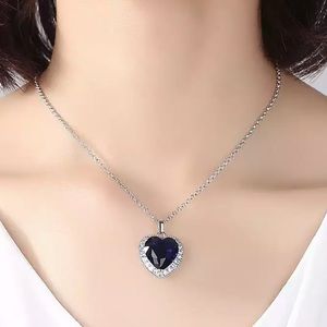 💙Silver Blue Heart Necklce💙